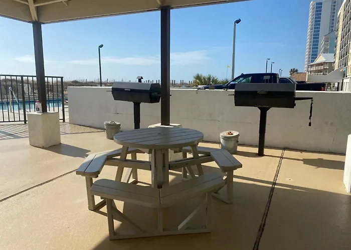 Island Winds East 308 By Albvr - Beautifully Renovated Beachfront Condo & Steps Away From Hangout & More!