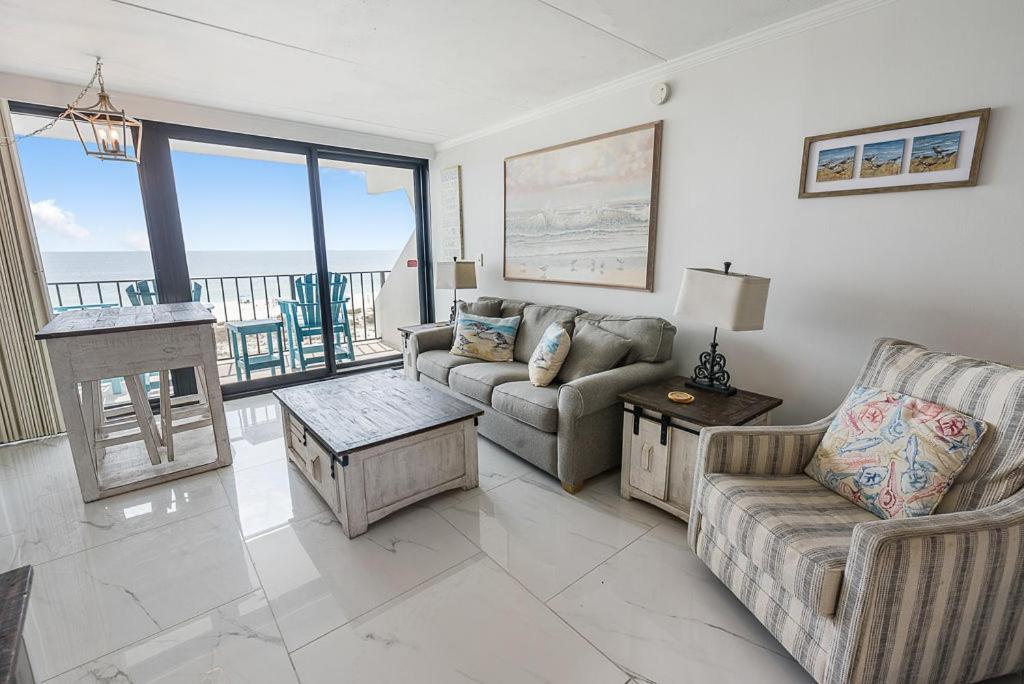 Island Winds East 308 By Albvr - Beautifully Renovated Beachfront & Steps Away From Hangout & More! * Gulf Shores