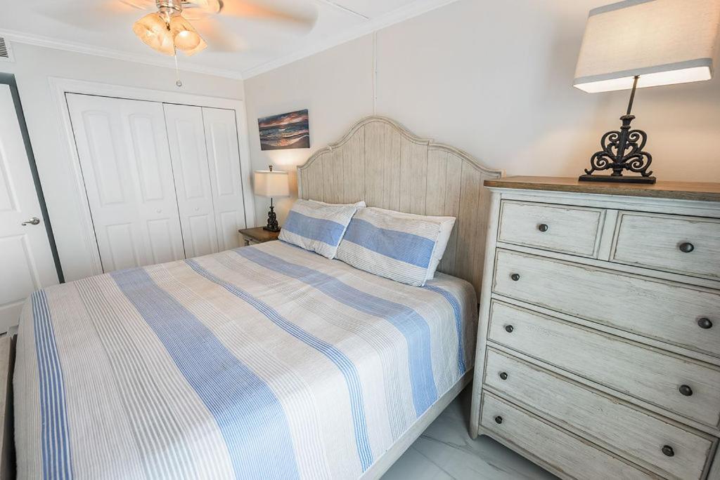Island Winds East 308 By Albvr - Beautifully Renovated Beachfront & Steps Away From Hangout & More! Hébergement de vacances Gulf Shores