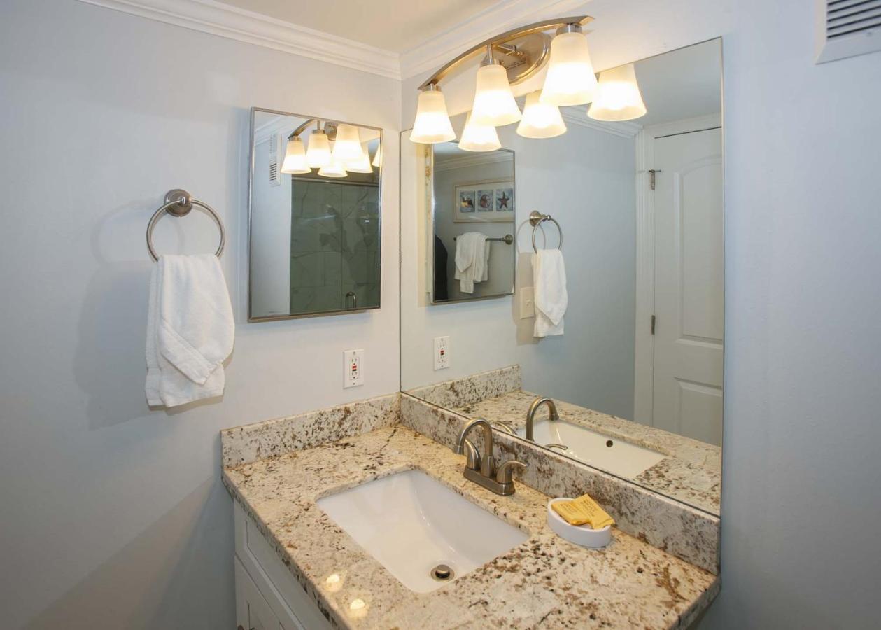 Island Winds East 308 By Albvr - Beautifully Renovated Beachfront & Steps Away From Hangout & More! Hébergement de vacances Gulf Shores
